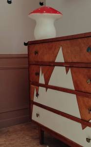 Décoration intérieure avec meuble upcyclé par Les Pépites Rurales : conciergerie & déco dans le nord du maine et loire